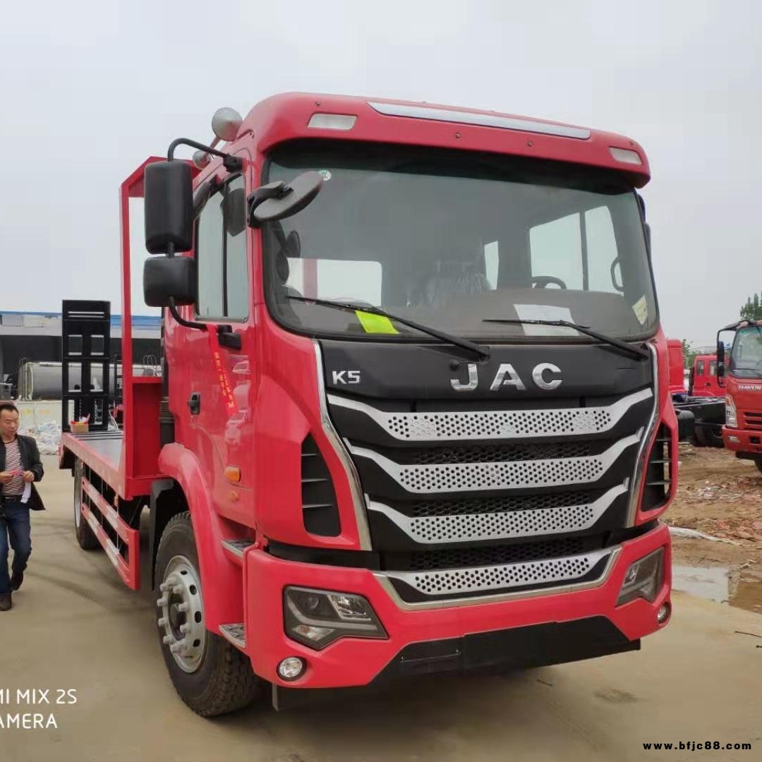 江淮四轎挖掘機(jī)拖車(chē) 拉60挖掘機(jī)的平板運(yùn)輸車(chē) 可以分期挖掘機(jī)拖板車(chē) 拉220挖掘機(jī)的平板運(yùn)輸車(chē)