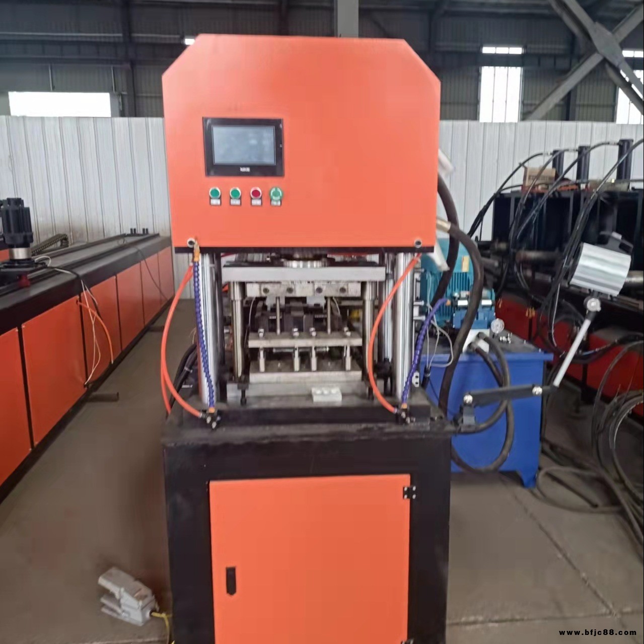 沖孔機63#  爬架沖孔機  角鐵沖孔機  角鋼沖孔機  昌博機械