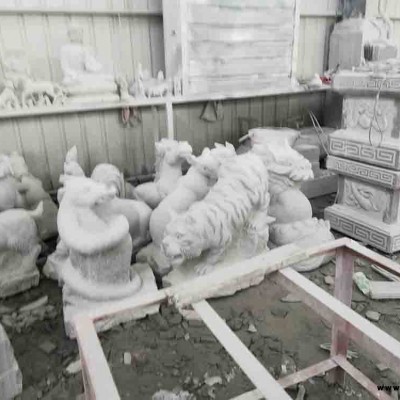 深圳“港深廣通”牌石雕十二生肖石雕小沙彌