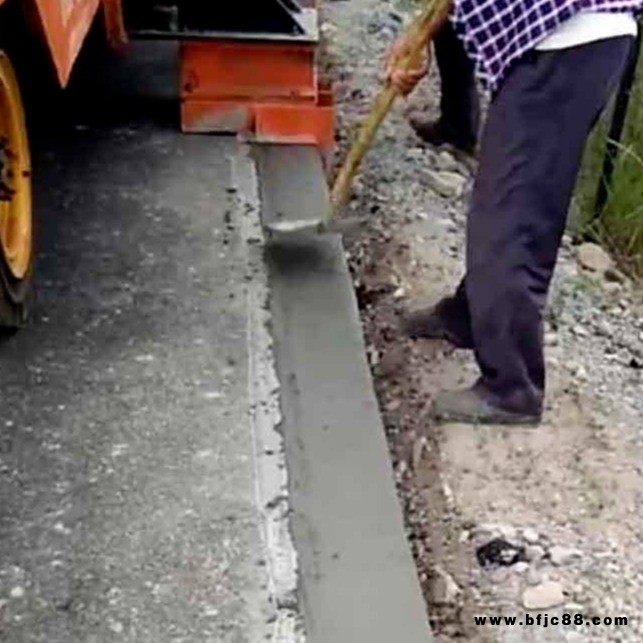 華水路緣石滑模成型機(jī) 路沿石成型機(jī)價(jià)格 路緣成型機(jī)廠家價(jià)格