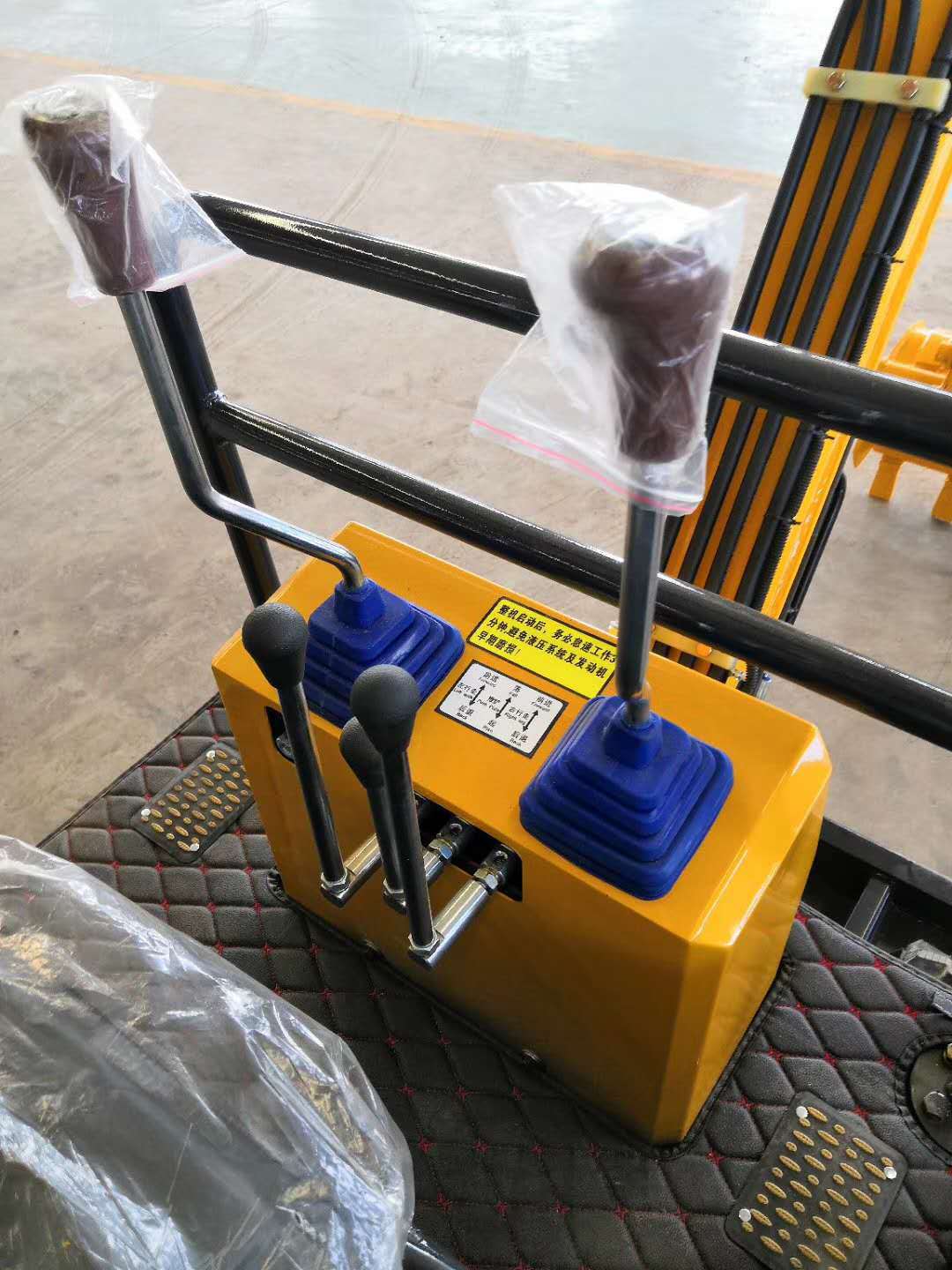 供應履帶式液壓挖掘機　1.5噸水冷雙缸柴油挖掘機　小型挖掘機示例圖2