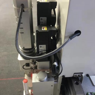 1625皮革振動刀切割機 易銘皮革震動刀切割機廠家