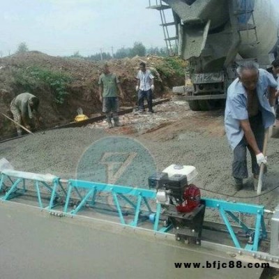 混凝土框架整平機(jī) 拼接款路面攤鋪機(jī) 砼路面振動(dòng)梁哈密地區(qū)采購(gòu)信息