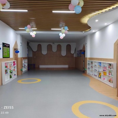 普定醫(yī)院防靜電塑膠地板 醫(yī)院機(jī)房塑膠地板 科研室PVC塑膠地板 凈化車間抗靜電塑膠地板 診所塑膠地板
