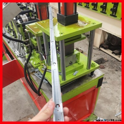 彩鋼壓瓦機(jī) 馳恒 風(fēng)機(jī)框架成型機(jī) 異型機(jī) 地暖管機(jī)