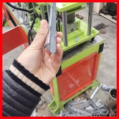 地暖管壓槽機(jī) 地暖管機(jī) 異型機(jī) 馳恒
