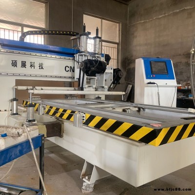 數控裁板鋸2440mm膠合板下料現場加工 木工數控裁板鋸品質可靠 加工厚度10公分 高密碩展科技