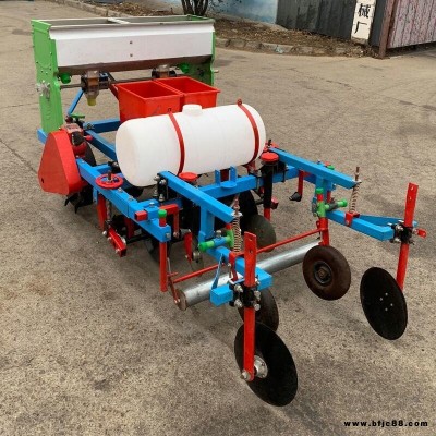 宏工機(jī)械新款鴨嘴式精播機(jī) 花生玉米播種覆膜機(jī) 膜上打孔免摳膜覆膜覆土機(jī)器