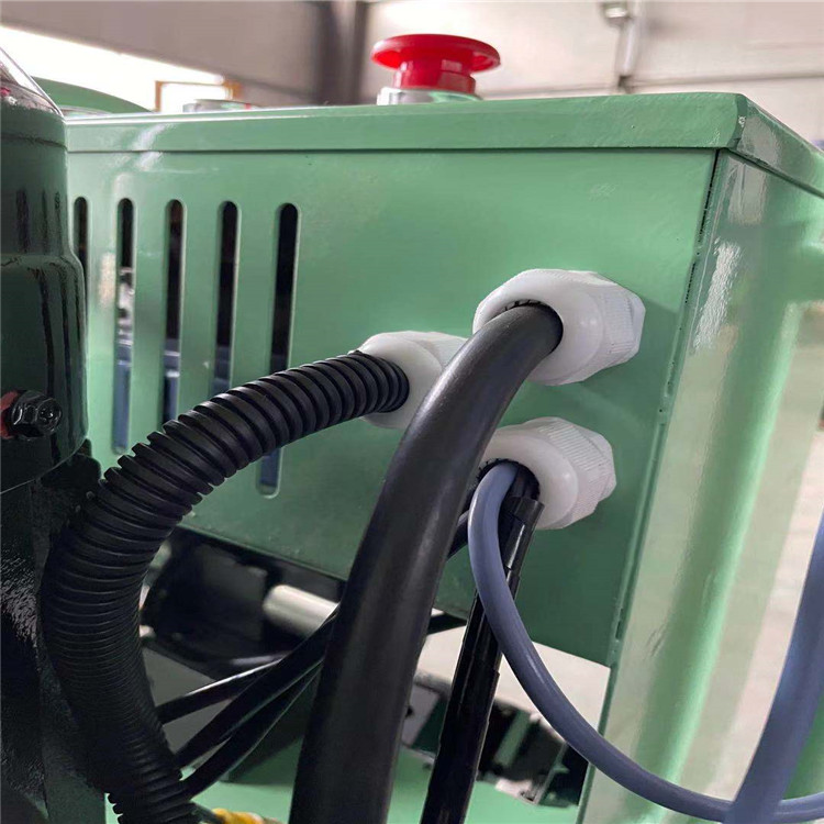 山東 輪式洗沙機(jī)鉚釘機(jī) 多功能鉚接鉚釘機(jī) 創(chuàng)菲送貨上門