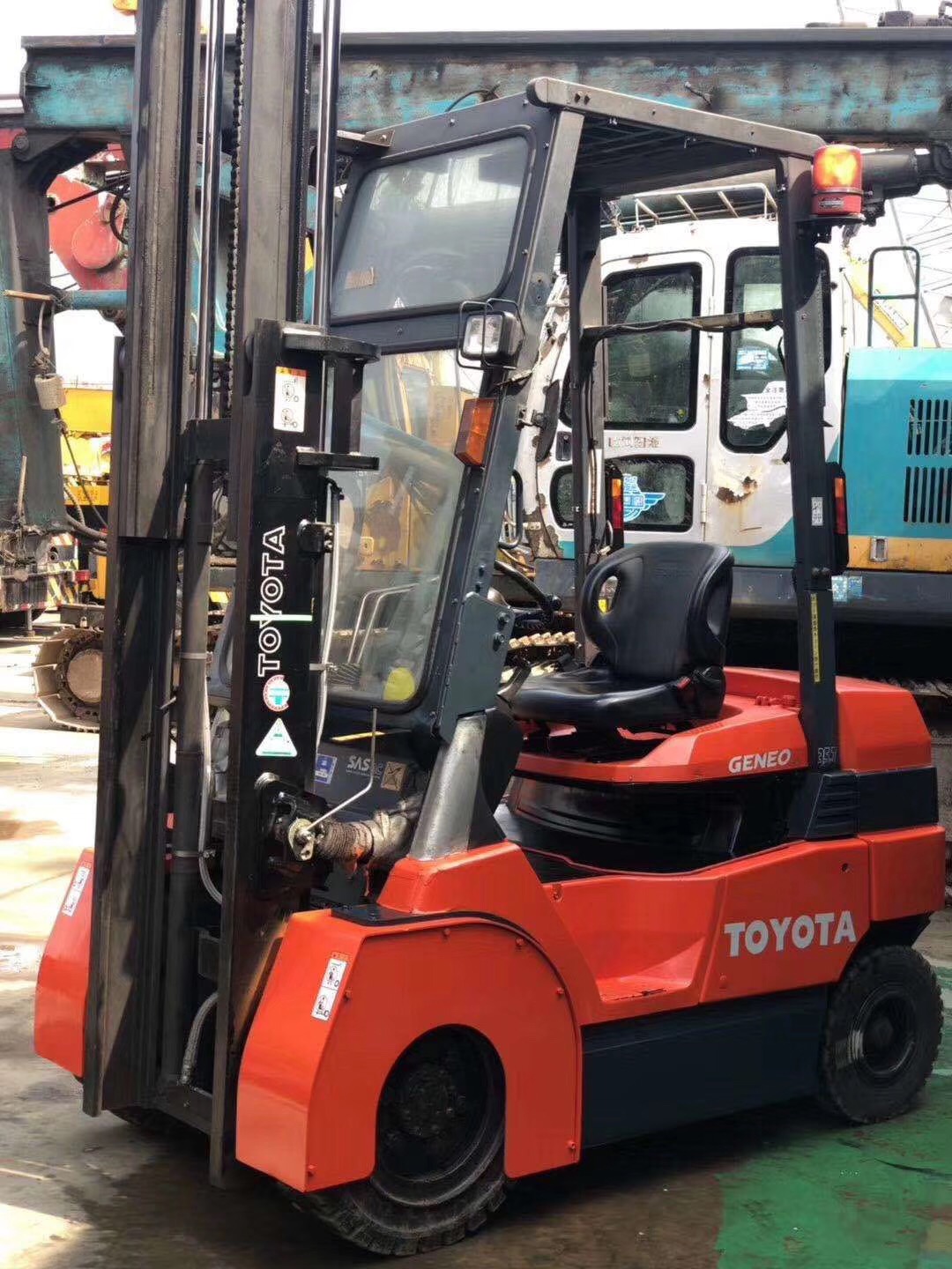 叉車電瓶  手動電瓶液壓叉車  履帶式起重機