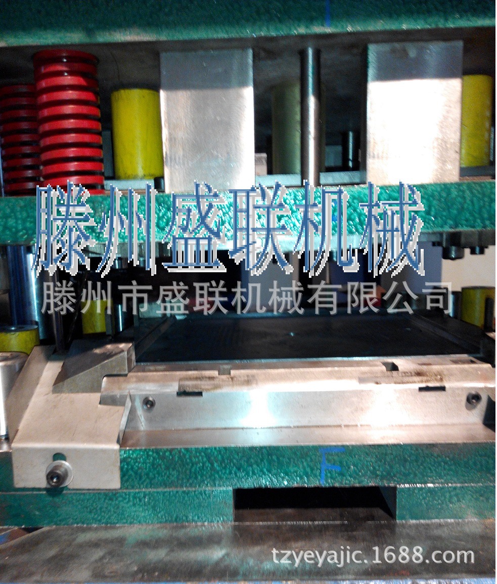 吊頂壓花機，山東盛聯四柱集成吊頂壓制成型機，廠價特銷示例圖2