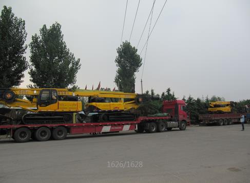 旋挖機(jī)_小型旋挖鉆機(jī)-山東鼎力旋挖鉆機(jī)三臺(tái)齊發(fā)示例圖3