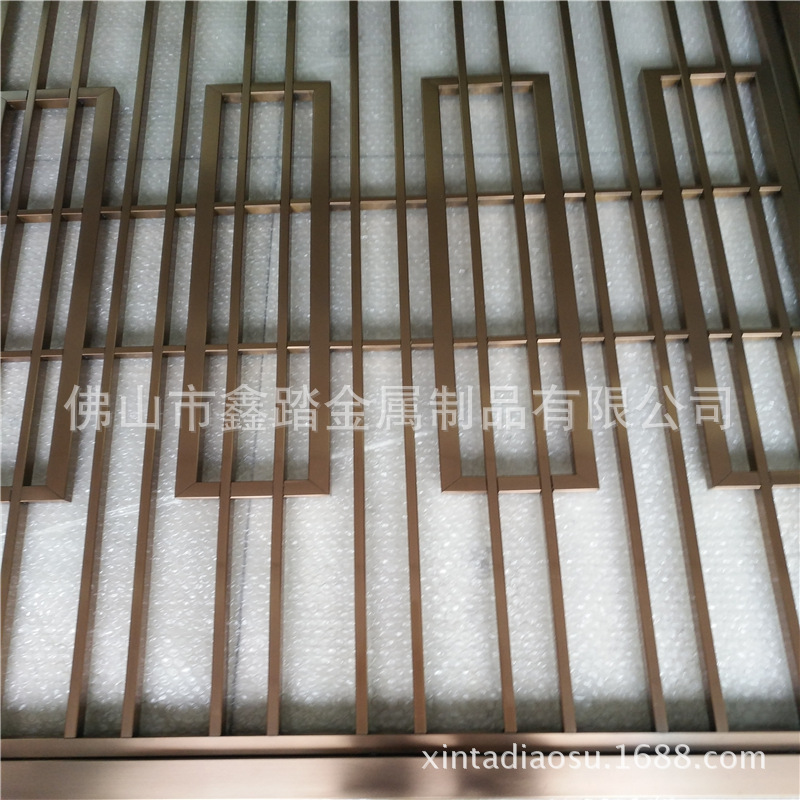 KTV304玫瑰金不銹鋼花格隔斷廠家示例圖4