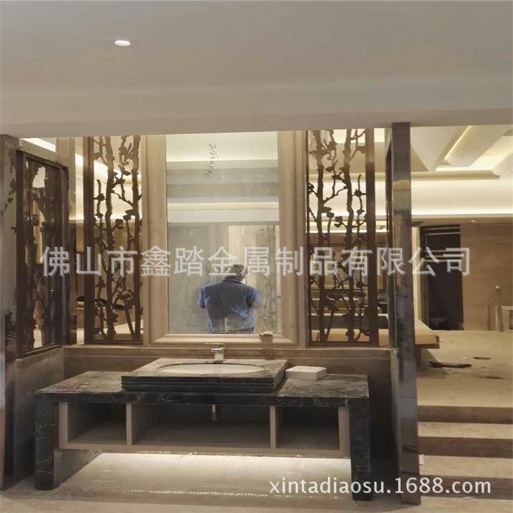別墅家裝鈦金不銹鋼鏤空雕花屏風(fēng)隔斷 鏡面實(shí)物效果圖示例圖16
