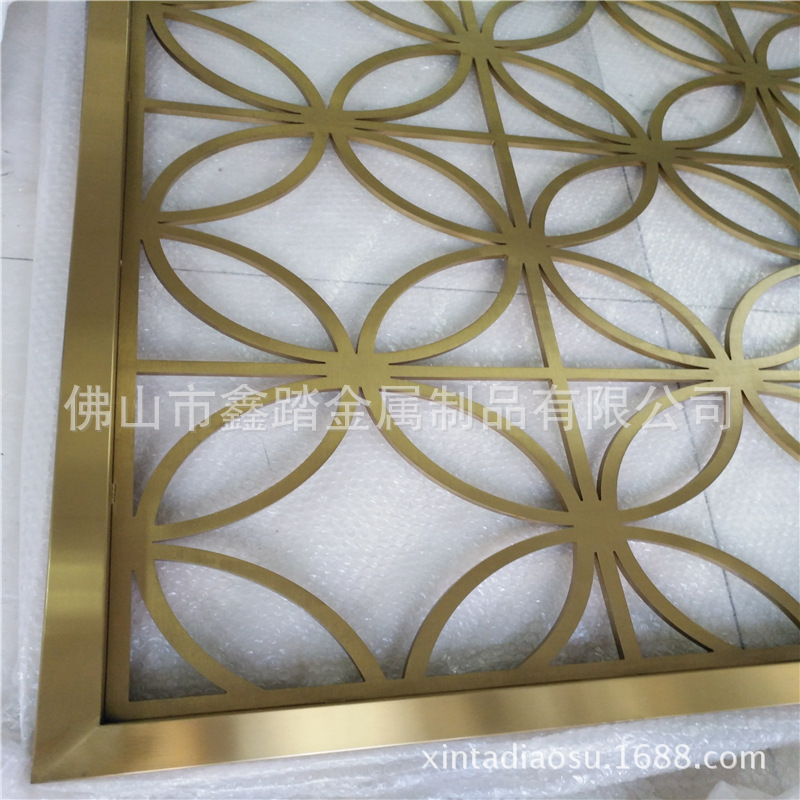 佛山酒店拉絲鈦金不銹鋼花格隔斷廠家 做工精細(xì)示例圖3