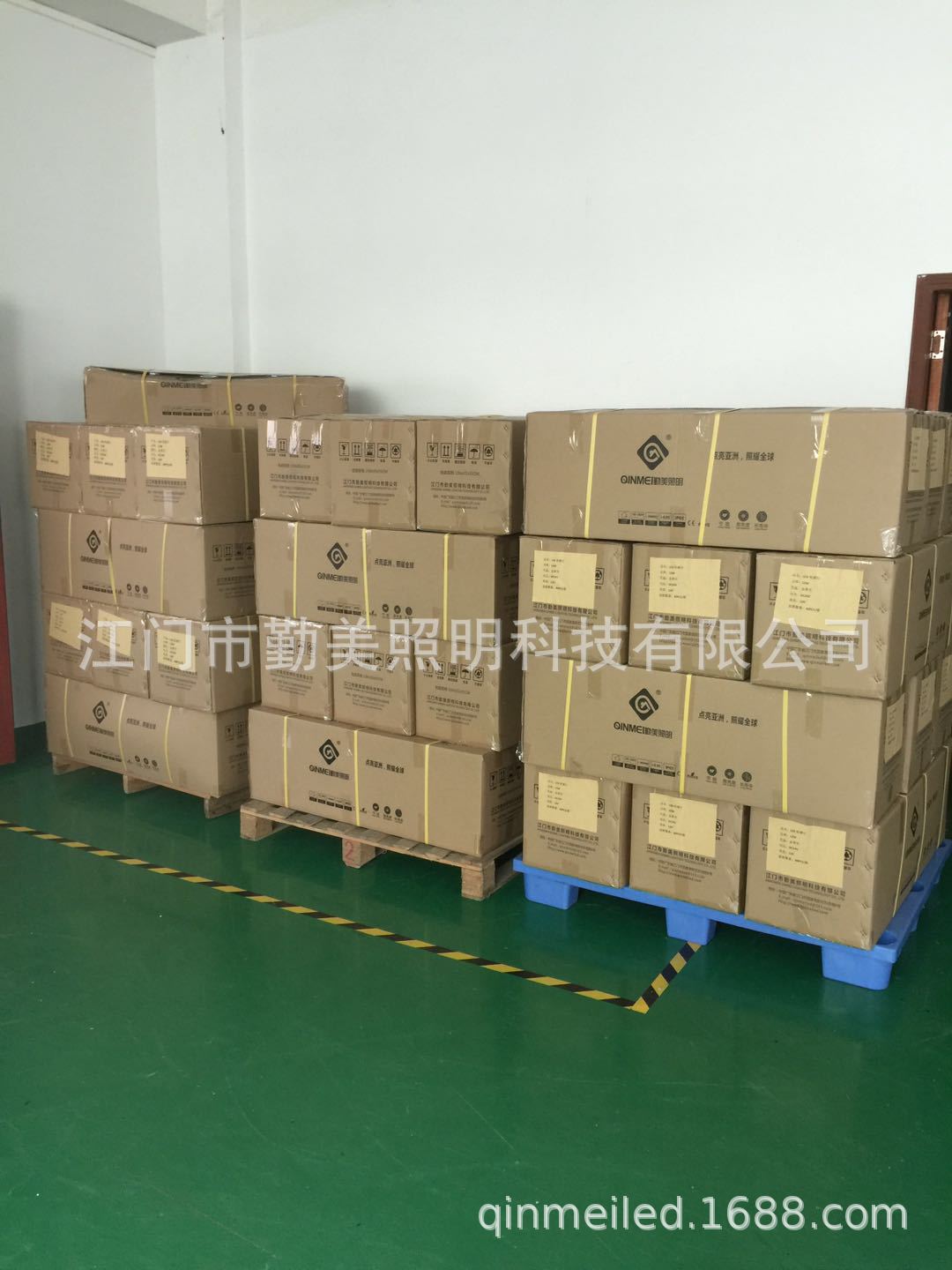 LED18W金黃光線條洗墻燈/18W結(jié)構(gòu)防水洗墻燈/18W結(jié)構(gòu)防水線條燈示例圖4