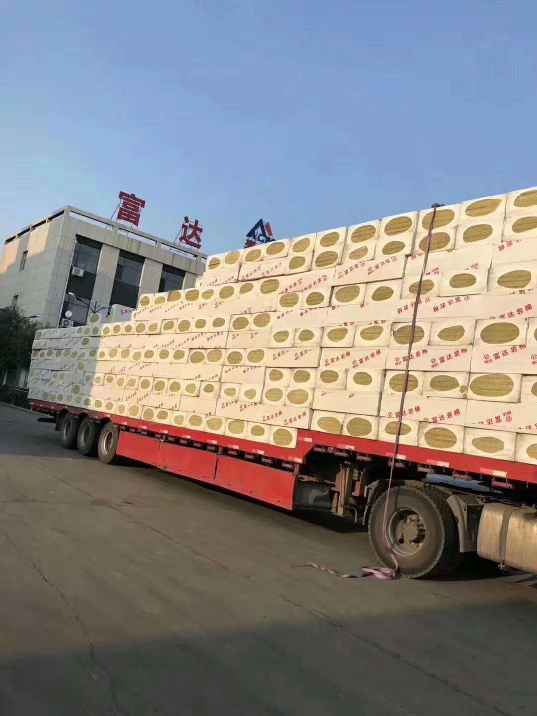 河北富達巖棉卷氈 單面鐵絲網 高溫設備管道 保溫 鐵絲網巖棉氈示例圖9