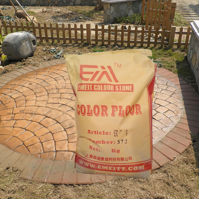 家庭院子膜壓地面廠家，模具免費借用