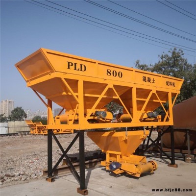 砂石布料機(jī) 潤鑫 800/1200砂石配料機(jī)兩倉三倉 強(qiáng)制攪拌機(jī)配料機(jī)