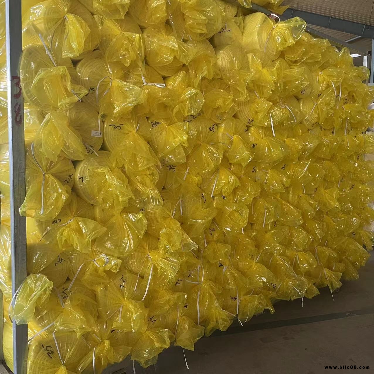 玻璃纖維棉 回彈性好 防火玻璃棉卷氈 鋼結(jié)構(gòu)建筑保溫吸聲材料