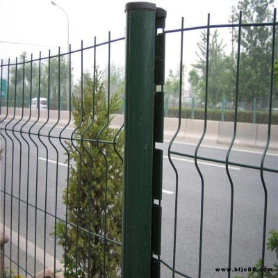 潤光加工銷售桃型柱圍欄網桃型柱小區庭院圍欄廠家