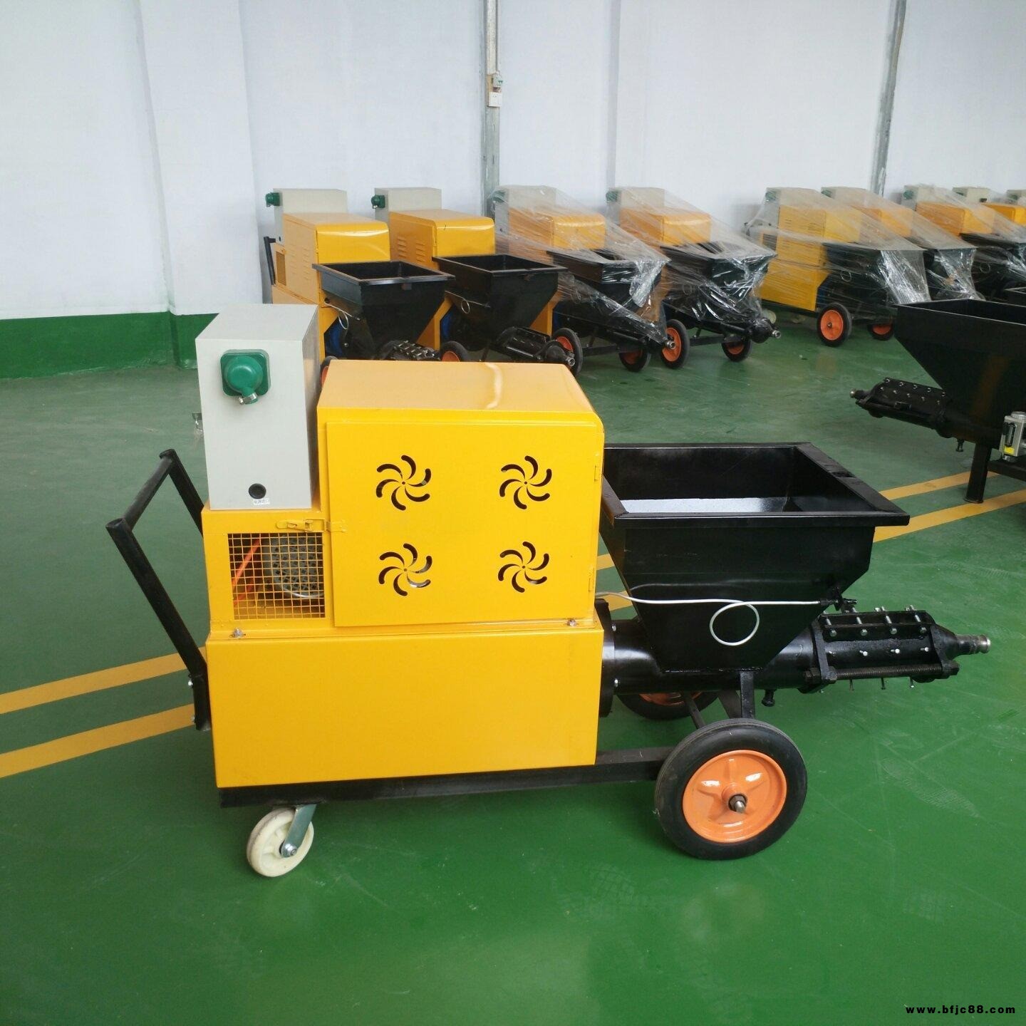 華云閣新型全自動(dòng)砂漿噴涂機(jī)HY511多功能砂漿噴涂機(jī) 真石漆涂料石膏噴涂設(shè)備柱塞式噴涂機(jī)廠家