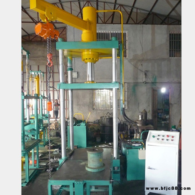臺州嘉通廠家直銷 現(xiàn)貨供應(yīng)四柱小型油壓機(jī) XSY2-25四柱液壓機(jī)