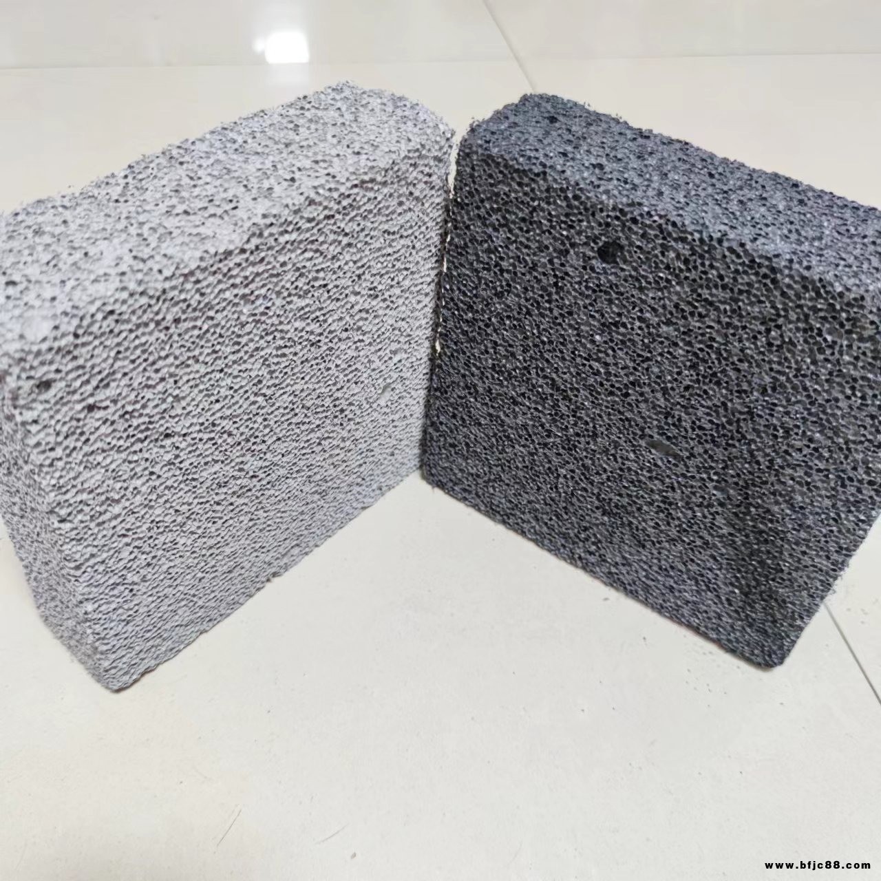 屋面水泥發(fā)泡保溫板 河北水泥發(fā)泡保溫板生產(chǎn)廠家   內(nèi)外墻水泥發(fā)泡保溫板 A級防火保溫板