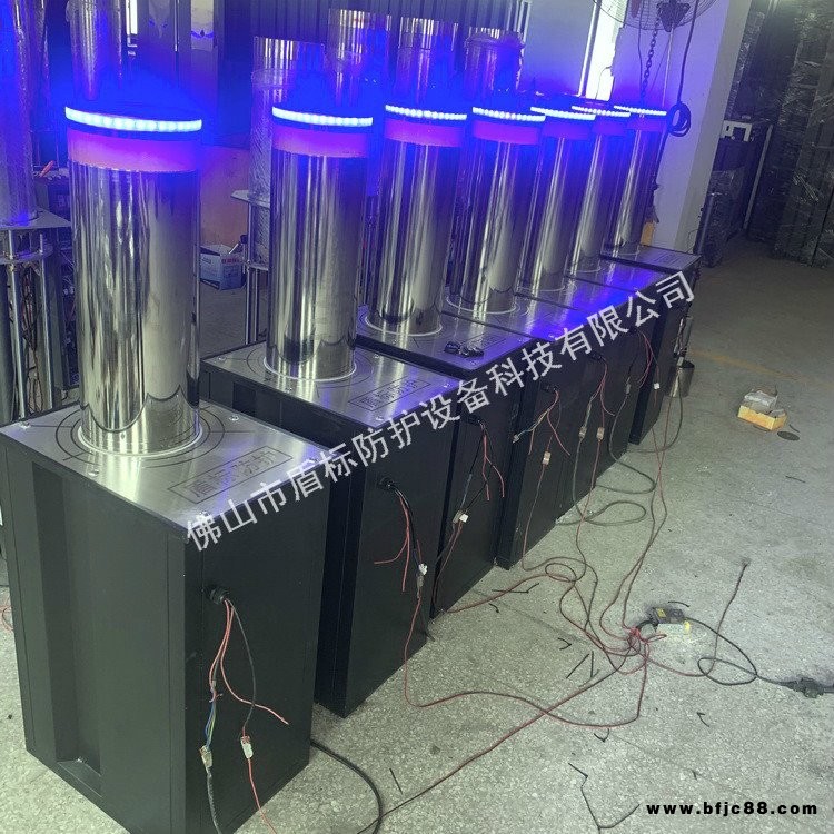 盾標(biāo)防護(hù)品牌廠家直銷LED夜光升降車擋304不銹鋼防撞樁液壓全自動伸縮路樁