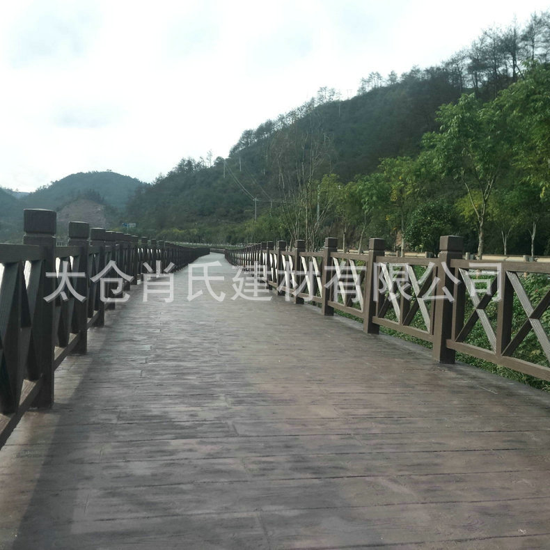 專業(yè)供應(yīng)景區(qū)水泥仿木欄桿 水泥仿木藝術(shù)欄桿 水泥仿木樓梯欄桿示例圖5