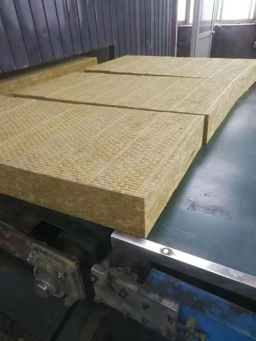 天津巖棉保溫板直銷廠家  凱陽巖棉保溫板直銷廠家