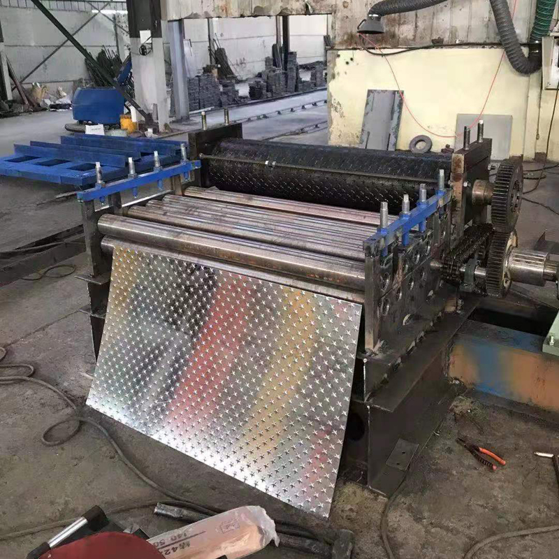 校平柳葉壓花機(jī) 扁鋼壓花機(jī) 鑫威達(dá) 價格實(shí)惠 歡迎訂購